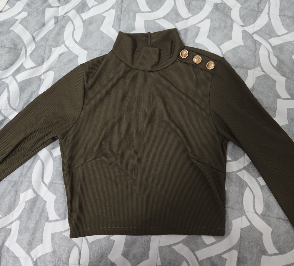Olive Green Button-Detail Crop Top